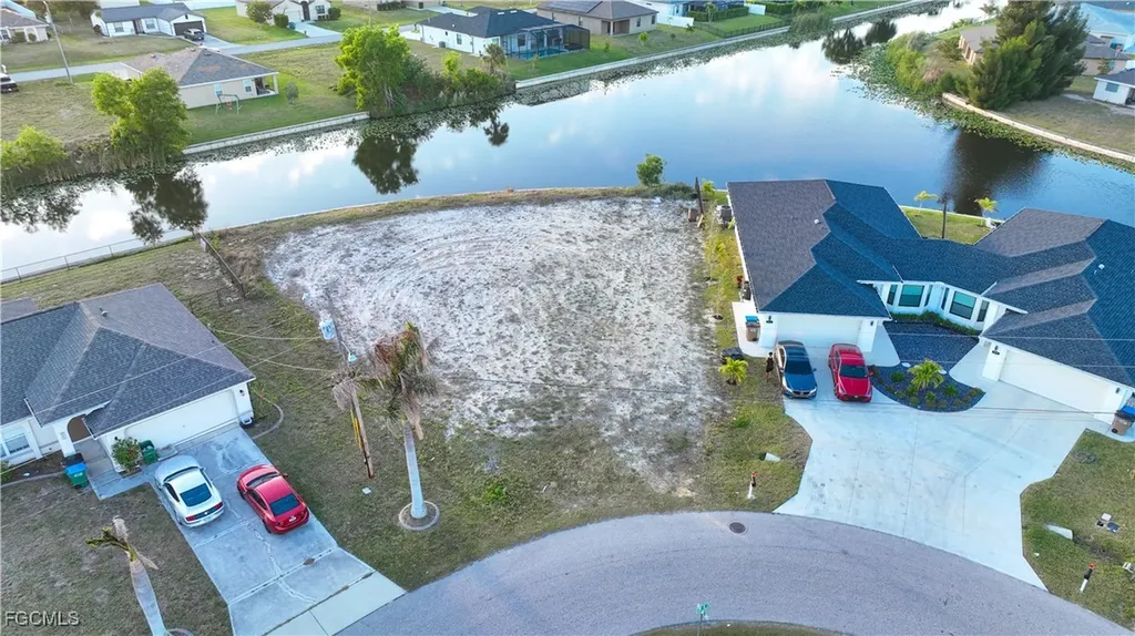817 SW 8th Street Cape Coral FL 33991