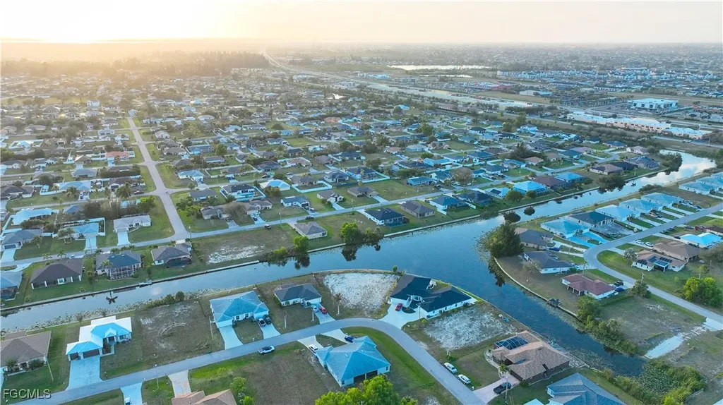 817 SW 8th Street Cape Coral FL 33991