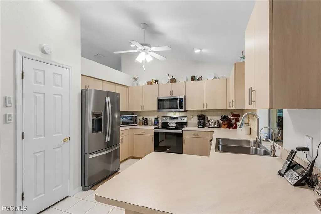 1708 SE 6th Street Cape Coral FL 33990