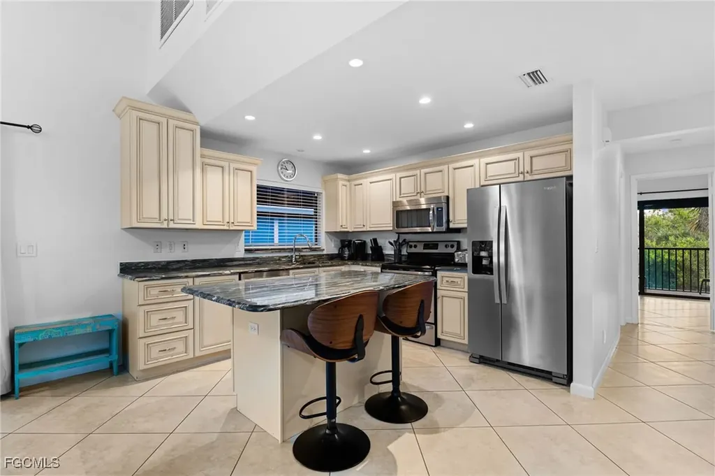 1811 Olde Middle Gulf Drive Sanibel FL 33957