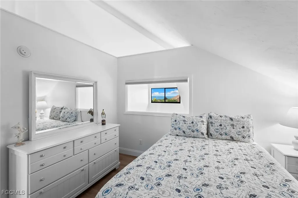 1811 Olde Middle Gulf Drive Sanibel FL 33957