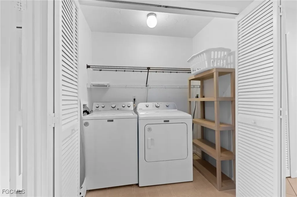 1811 Olde Middle Gulf Drive Sanibel FL 33957