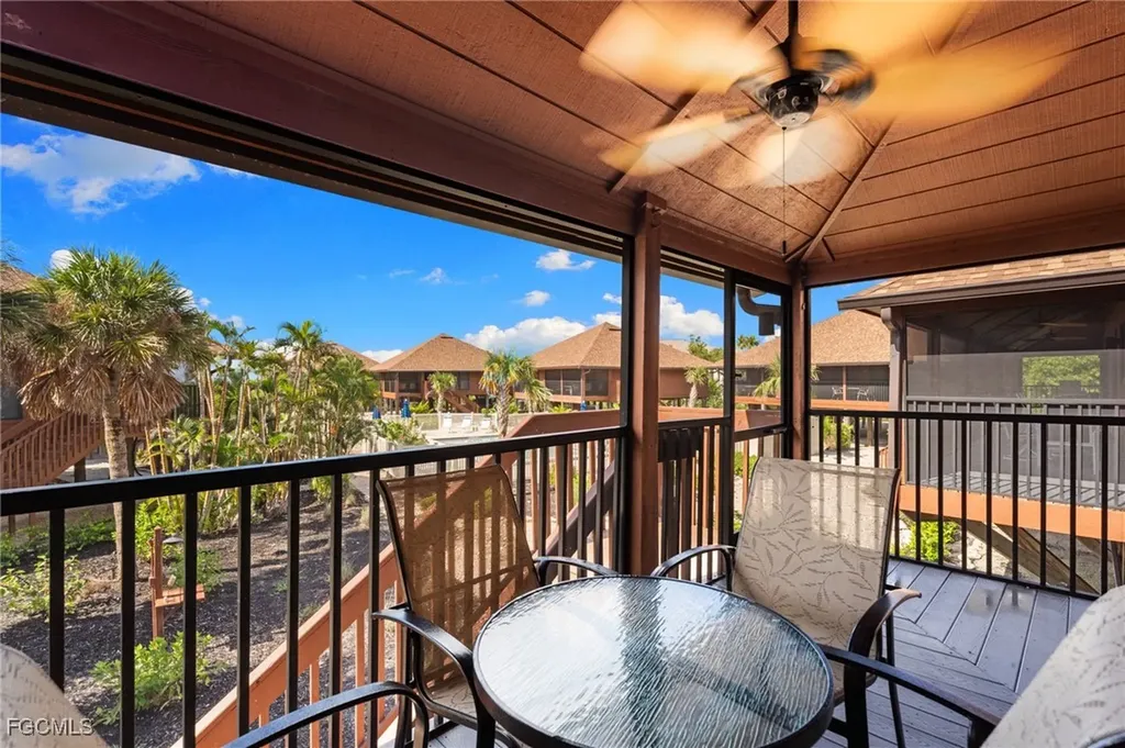 1811 Olde Middle Gulf Drive Sanibel FL 33957