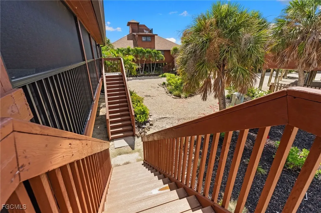 1811 Olde Middle Gulf Drive Sanibel FL 33957