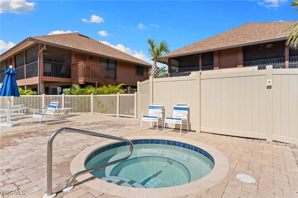 1811 Olde Middle Gulf Drive Sanibel FL 33957