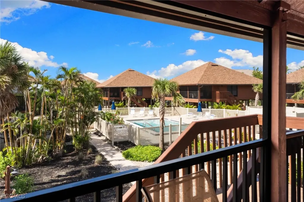 1811 Olde Middle Gulf Drive Sanibel FL 33957