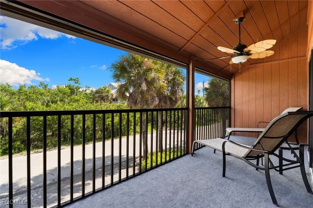 1811 Olde Middle Gulf Drive Sanibel FL 33957