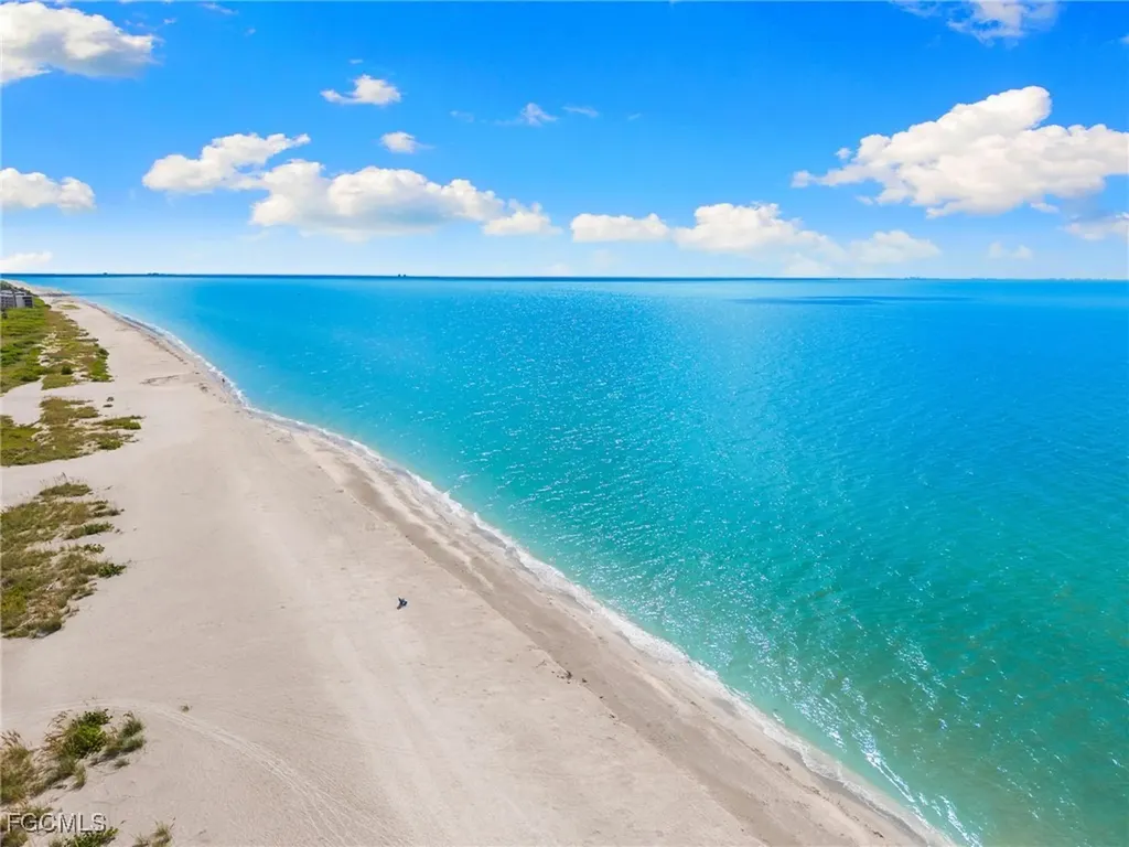 1811 Olde Middle Gulf Drive Sanibel FL 33957