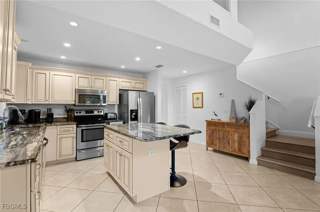 1811 Olde Middle Gulf Drive Sanibel FL 33957