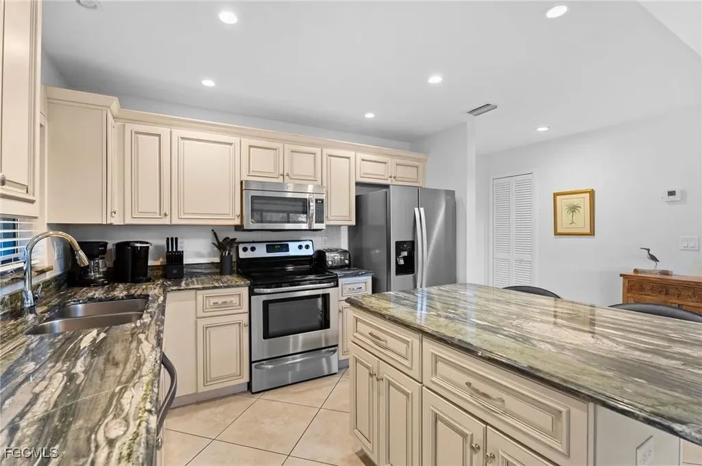 1811 Olde Middle Gulf Drive Sanibel FL 33957