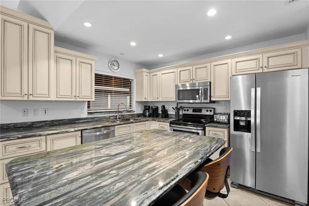 1811 Olde Middle Gulf Drive Sanibel FL 33957