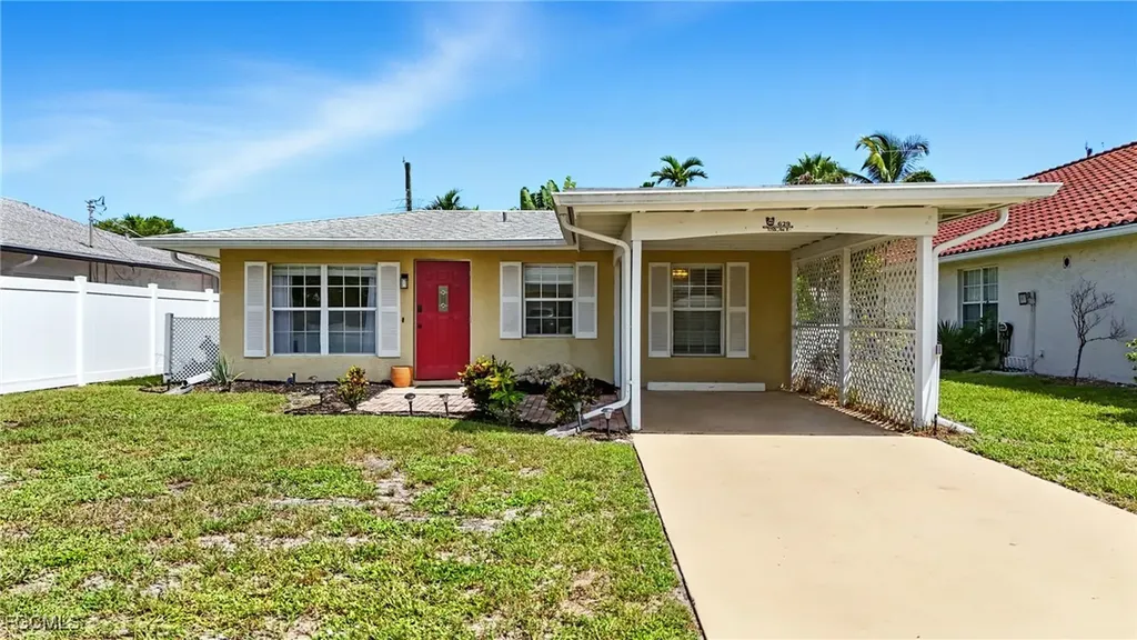 629 105th Avenue N Naples FL 34108
