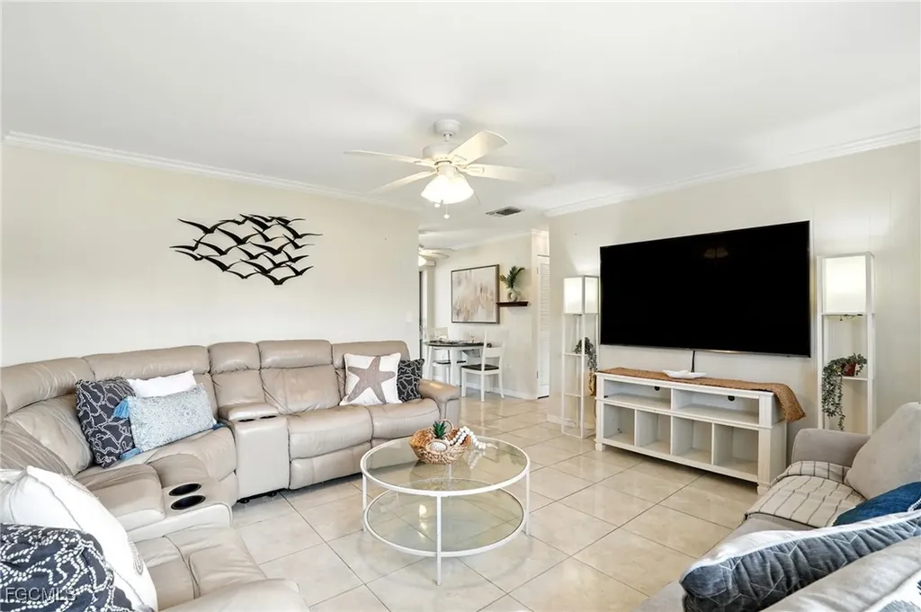 629 105th Avenue N Naples FL 34108