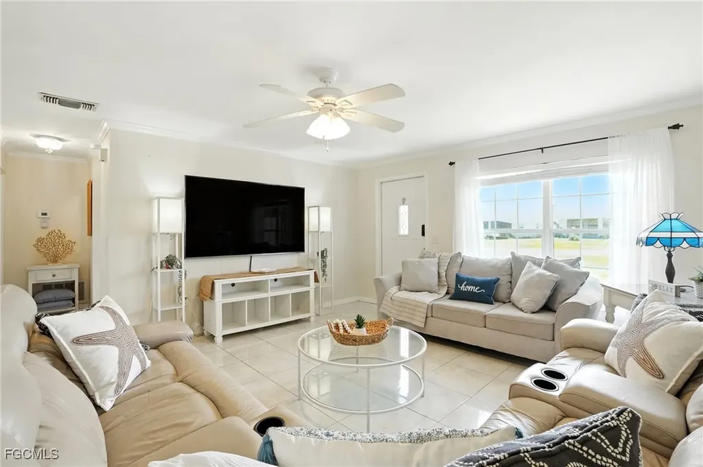 629 105th Avenue N Naples FL 34108