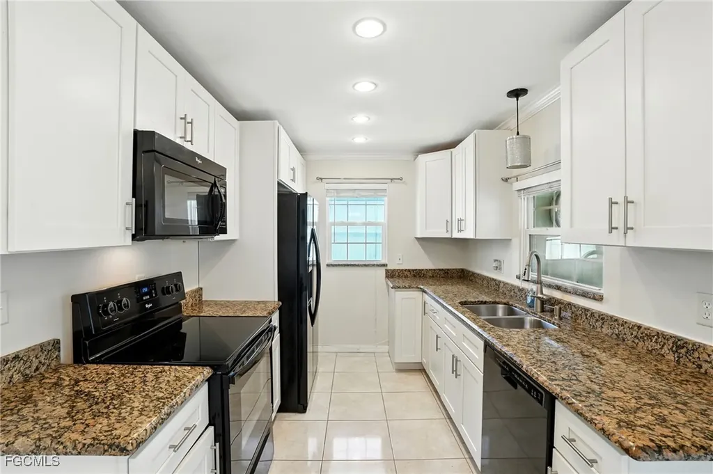 629 105th Avenue N Naples FL 34108