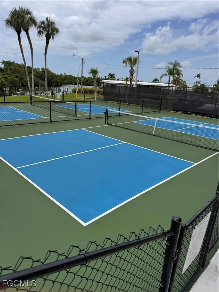 161 Sun Circle Fort Myers FL 33905