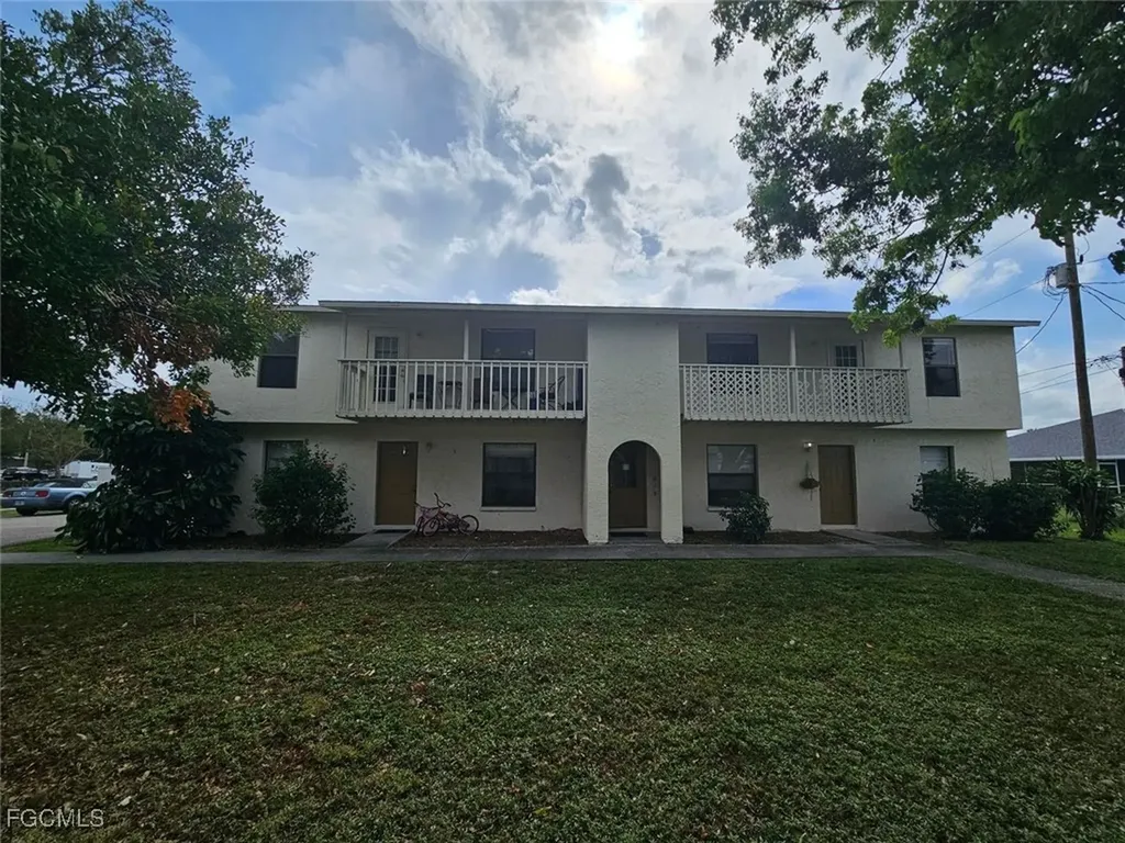 626 SE 13th Court Cape Coral FL 33990