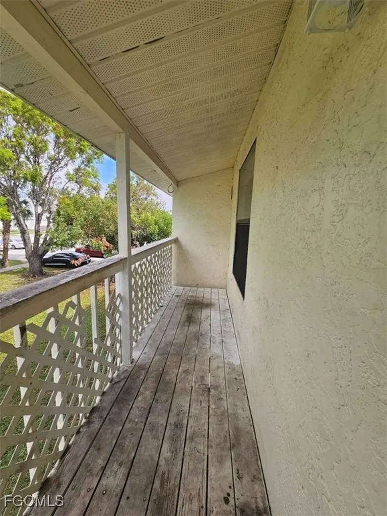 626 SE 13th Court Cape Coral FL 33990