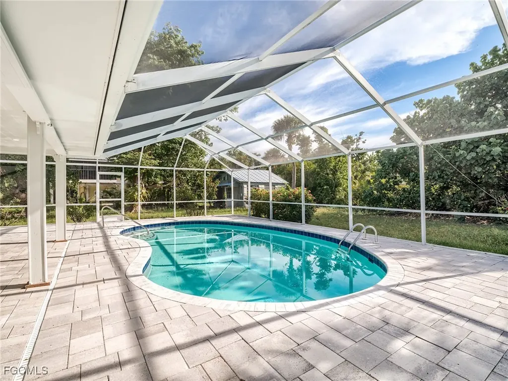 658 Donax Street Sanibel FL 33957