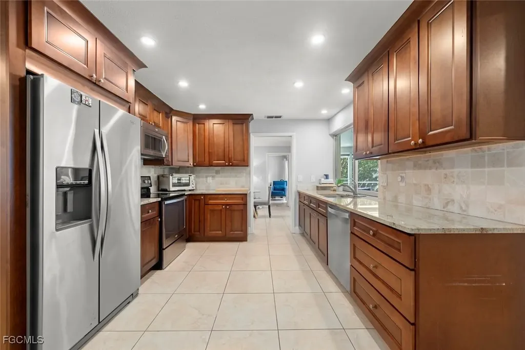 12150 Mcgregor Boulevard Fort Myers FL 33919