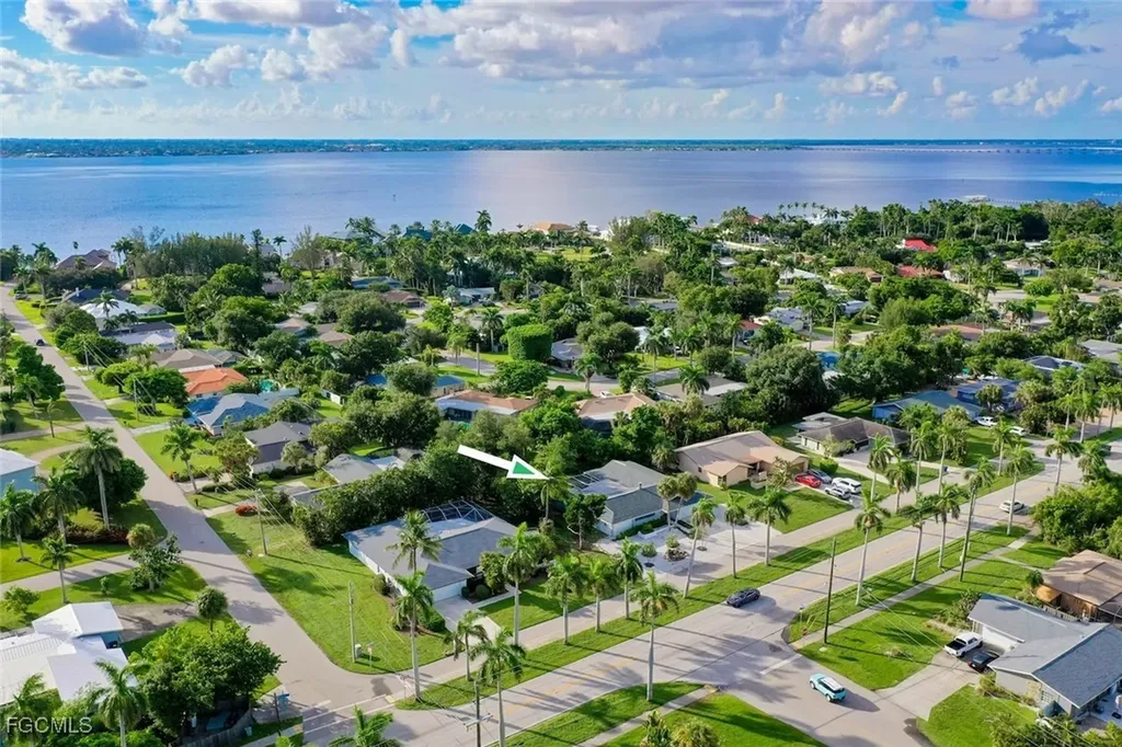 12150 Mcgregor Boulevard Fort Myers FL 33919