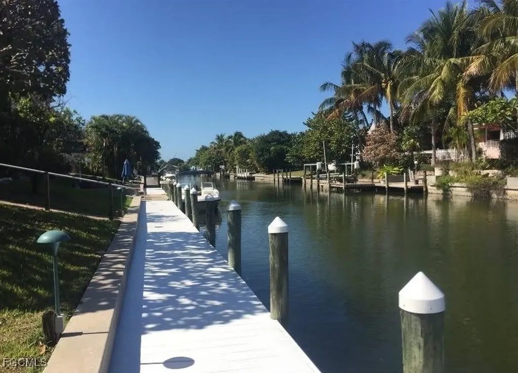 805 E Gulf Drive Sanibel FL 33957