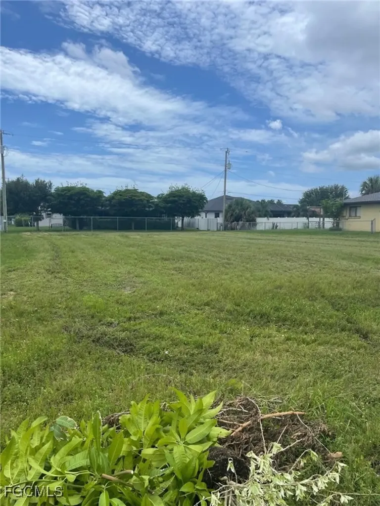 914 SW 33rd Terrace Cape Coral FL 33914