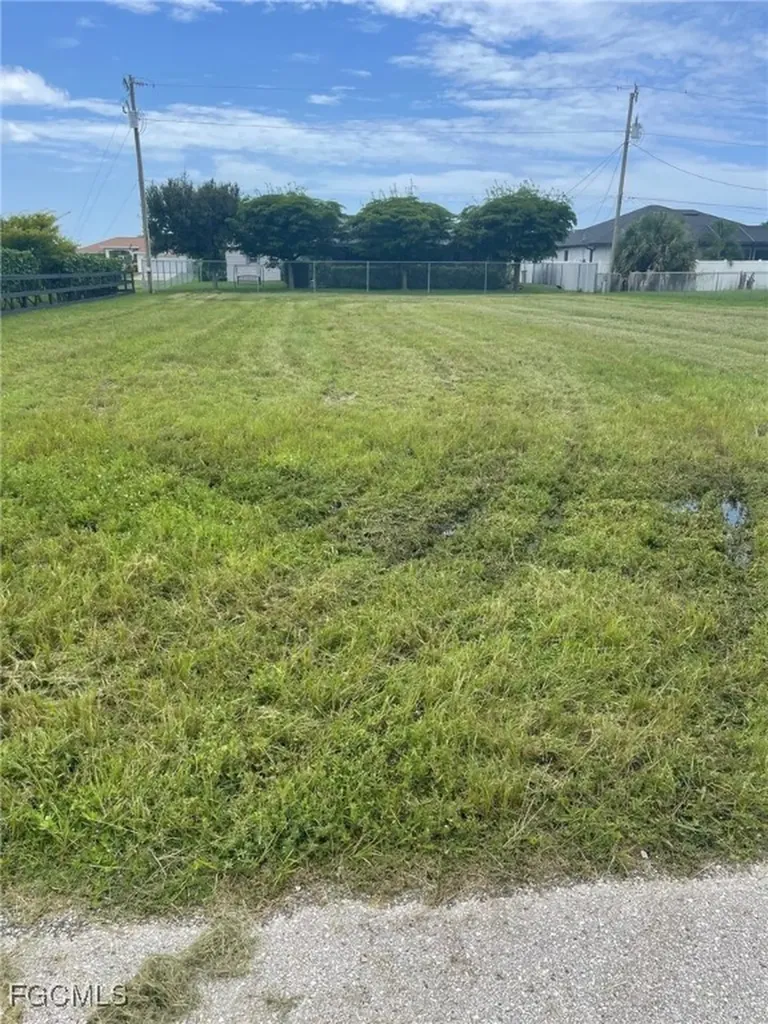 914 SW 33rd Terrace Cape Coral FL 33914