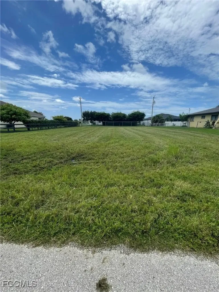 914 SW 33rd Terrace Cape Coral FL 33914