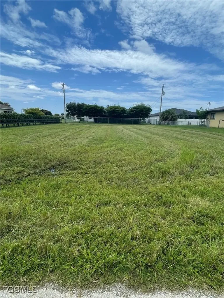 914 SW 33rd Terrace Cape Coral FL 33914