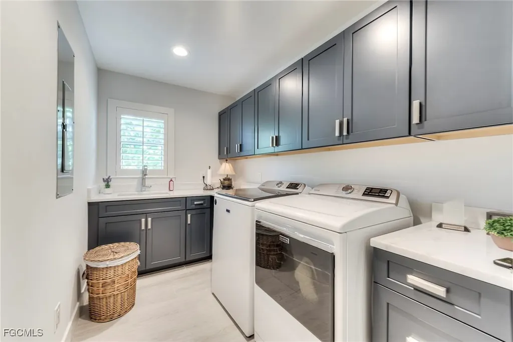 9056 Mockingbird Drive Sanibel FL 33957