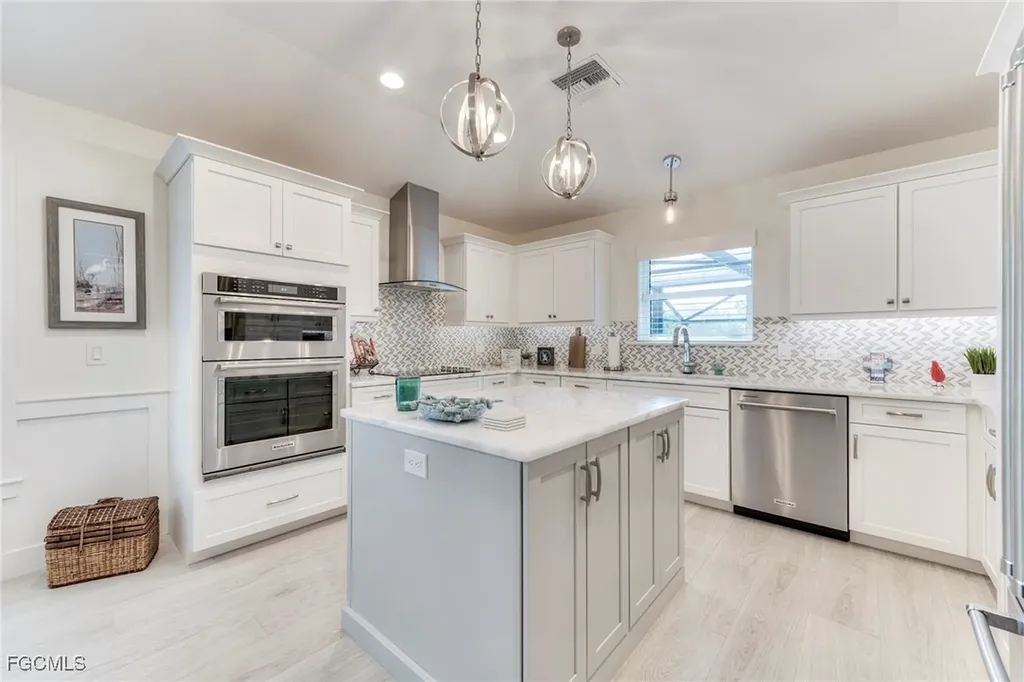 9056 Mockingbird Drive Sanibel FL 33957