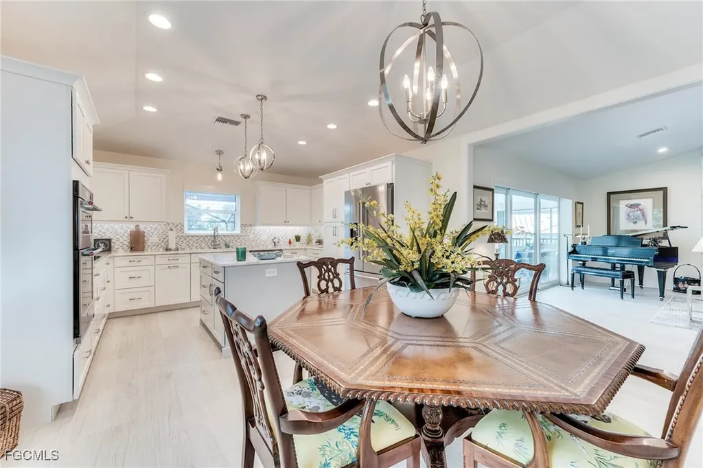 9056 Mockingbird Drive Sanibel FL 33957