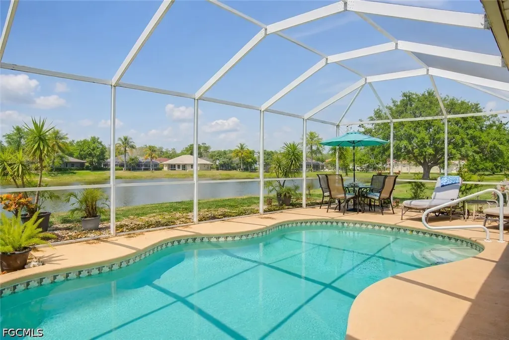 9005 Falcon Pointe Loop Fort Myers FL 33912
