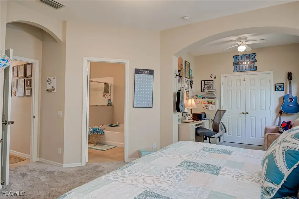 9005 Falcon Pointe Loop Fort Myers FL 33912