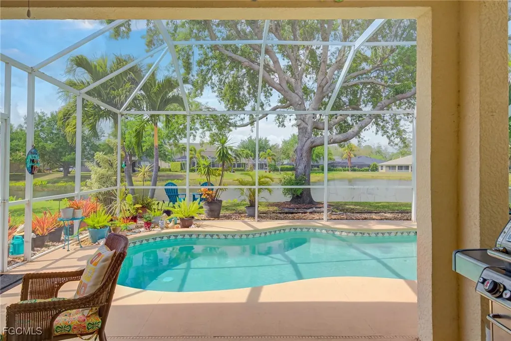 9005 Falcon Pointe Loop Fort Myers FL 33912