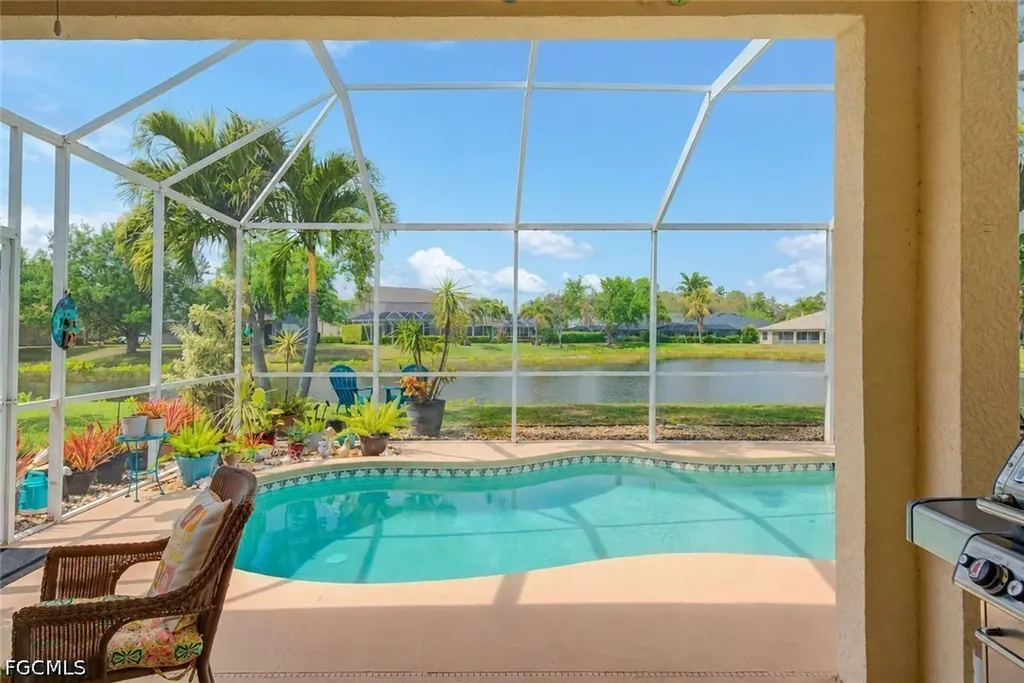 9005 Falcon Pointe Loop Fort Myers FL 33912