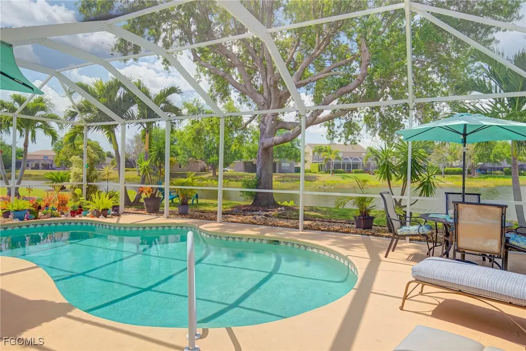 9005 Falcon Pointe Loop Fort Myers FL 33912