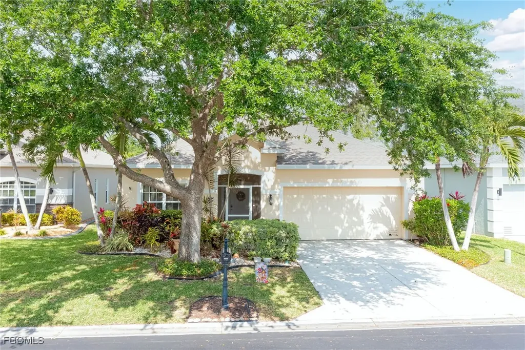 9005 Falcon Pointe Loop Fort Myers FL 33912