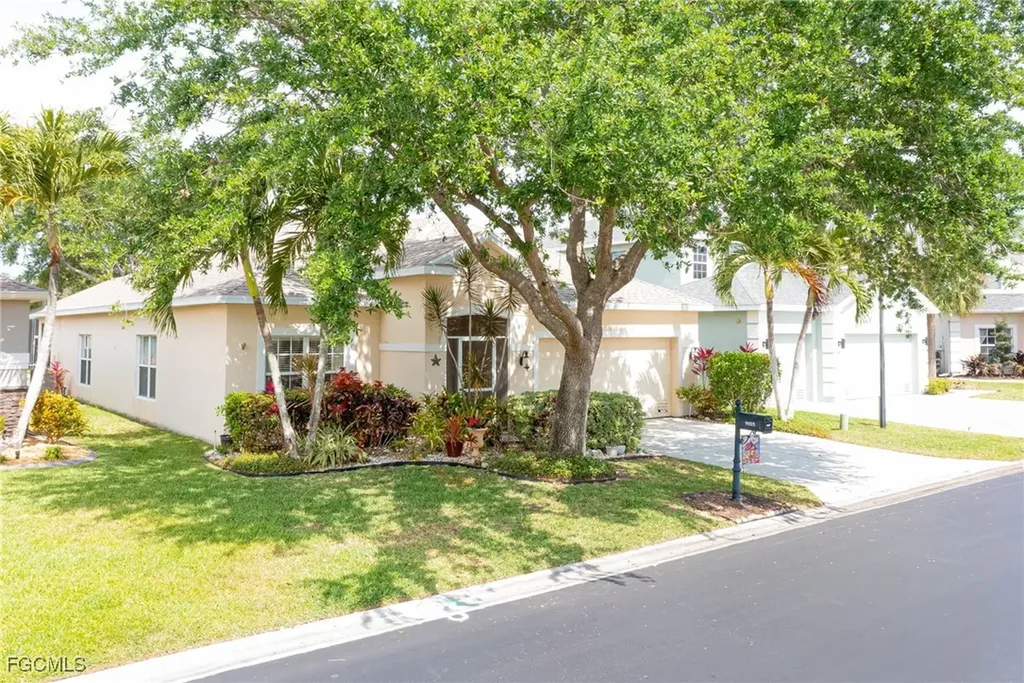 9005 Falcon Pointe Loop Fort Myers FL 33912