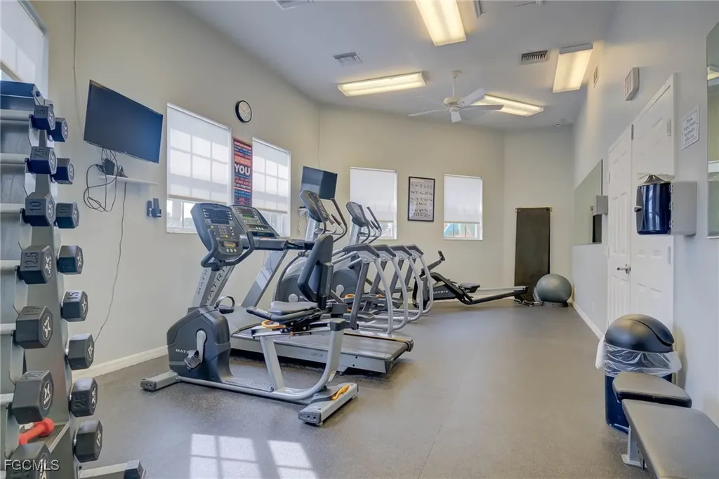 9005 Falcon Pointe Loop Fort Myers FL 33912