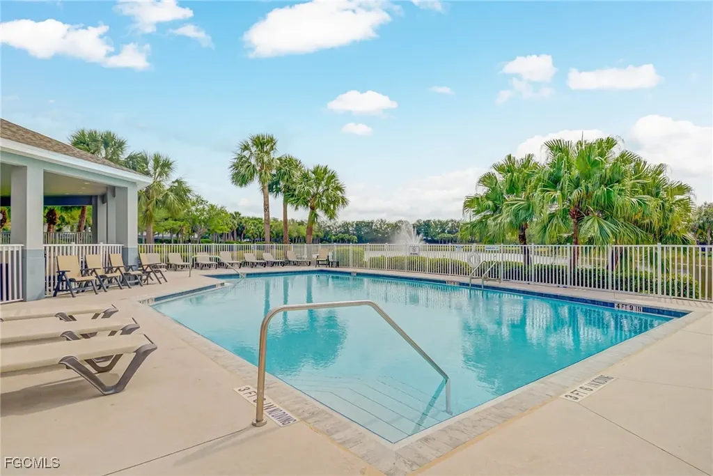 9005 Falcon Pointe Loop Fort Myers FL 33912