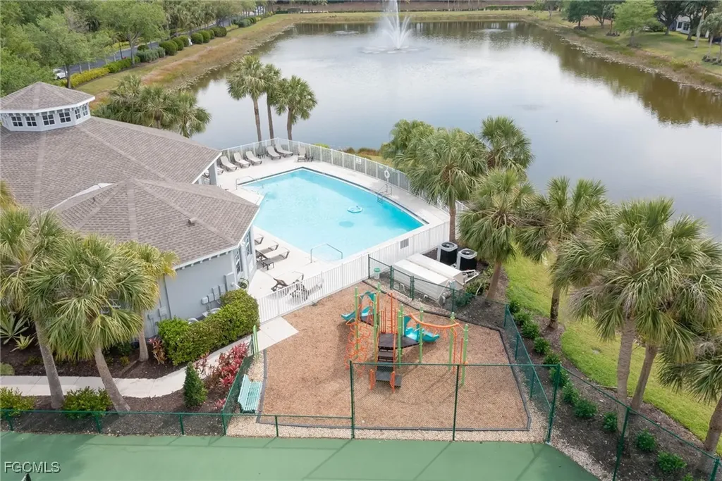 9005 Falcon Pointe Loop Fort Myers FL 33912