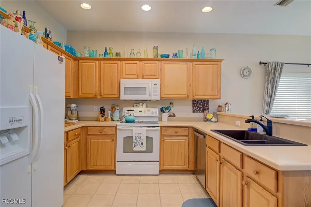 9005 Falcon Pointe Loop Fort Myers FL 33912