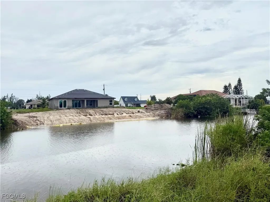 1722 NE 1st Place Cape Coral FL 33909