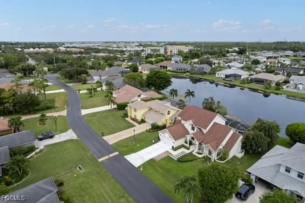 6748 Willow Lake Circle Fort Myers FL 33966