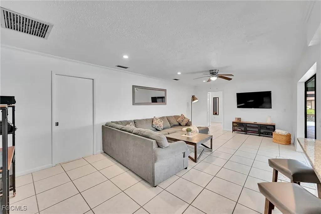 1104 SE 16th Terrace Cape Coral FL 33990