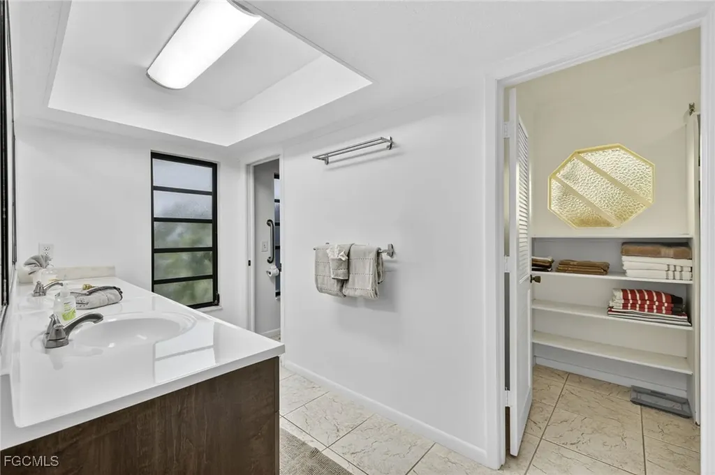 1104 SE 16th Terrace Cape Coral FL 33990