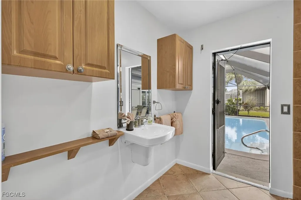 1104 SE 16th Terrace Cape Coral FL 33990