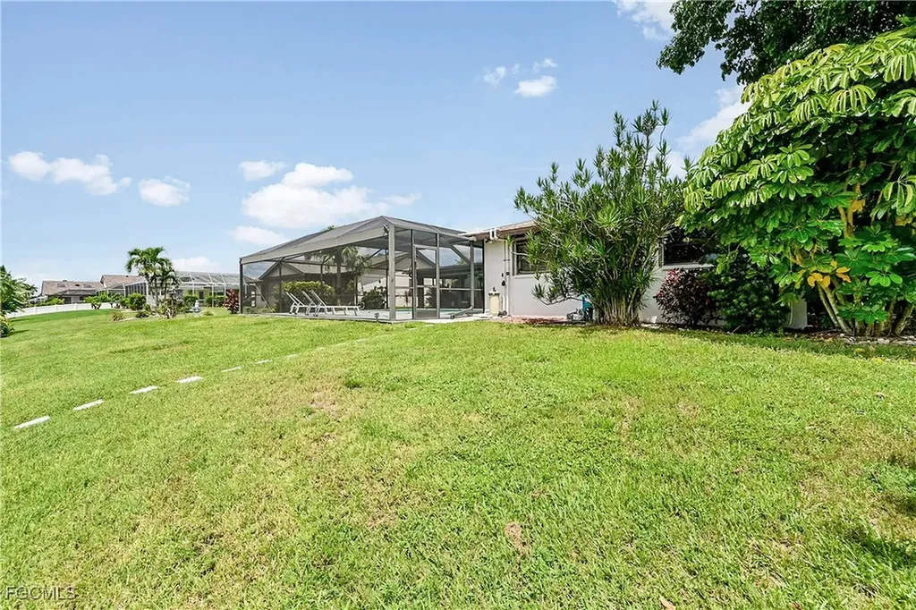 1104 SE 16th Terrace Cape Coral FL 33990